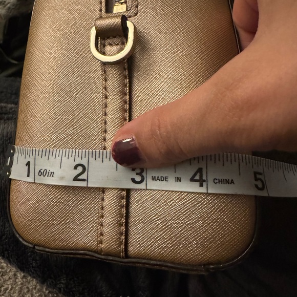 Kate Spade medium size purse, light color gold, in excellent condition - Picture 7 of 8